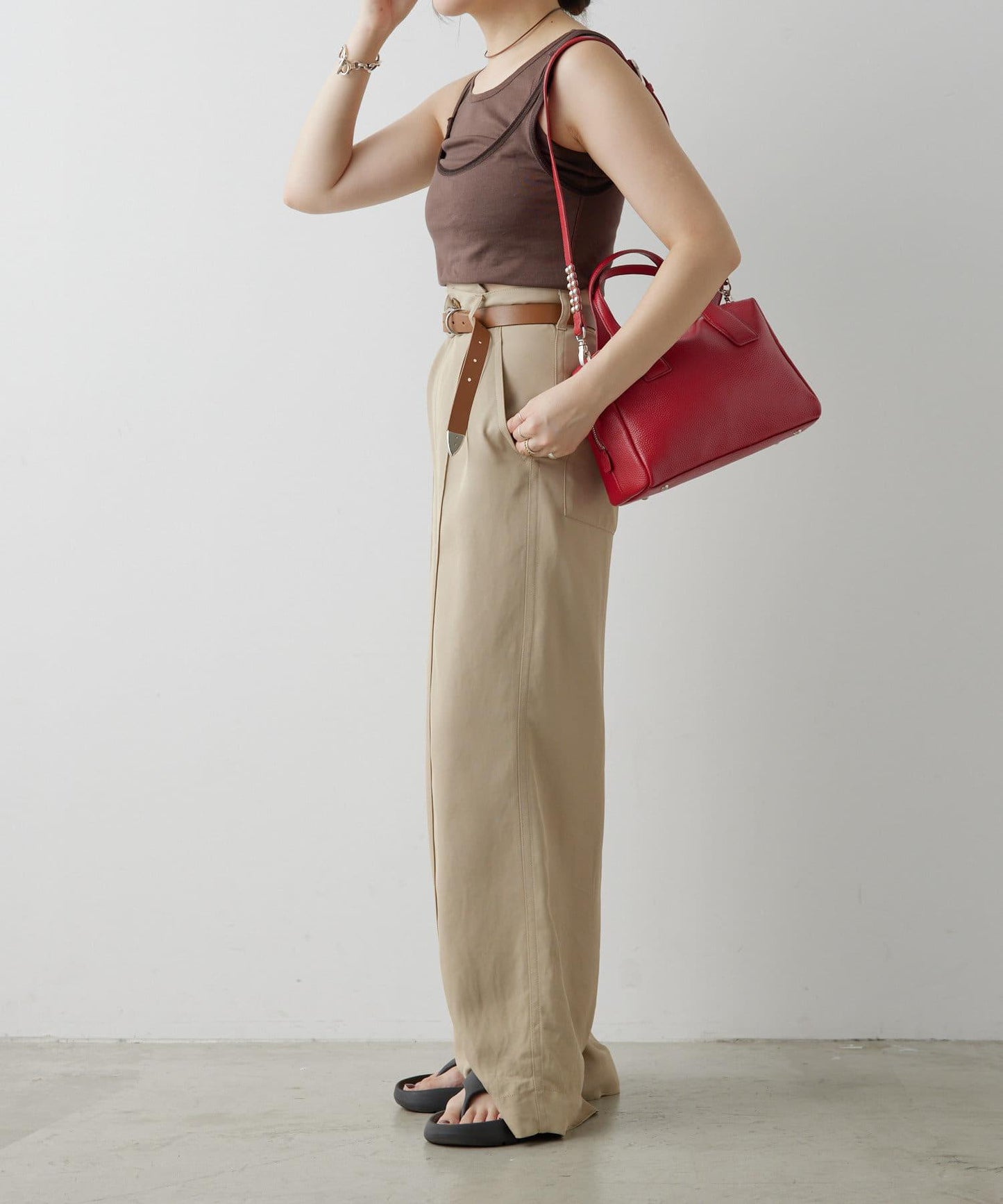 真皮/500毫升寵物瓶也能放入!/帶肩帶/兩用 鉚釘波士頓包