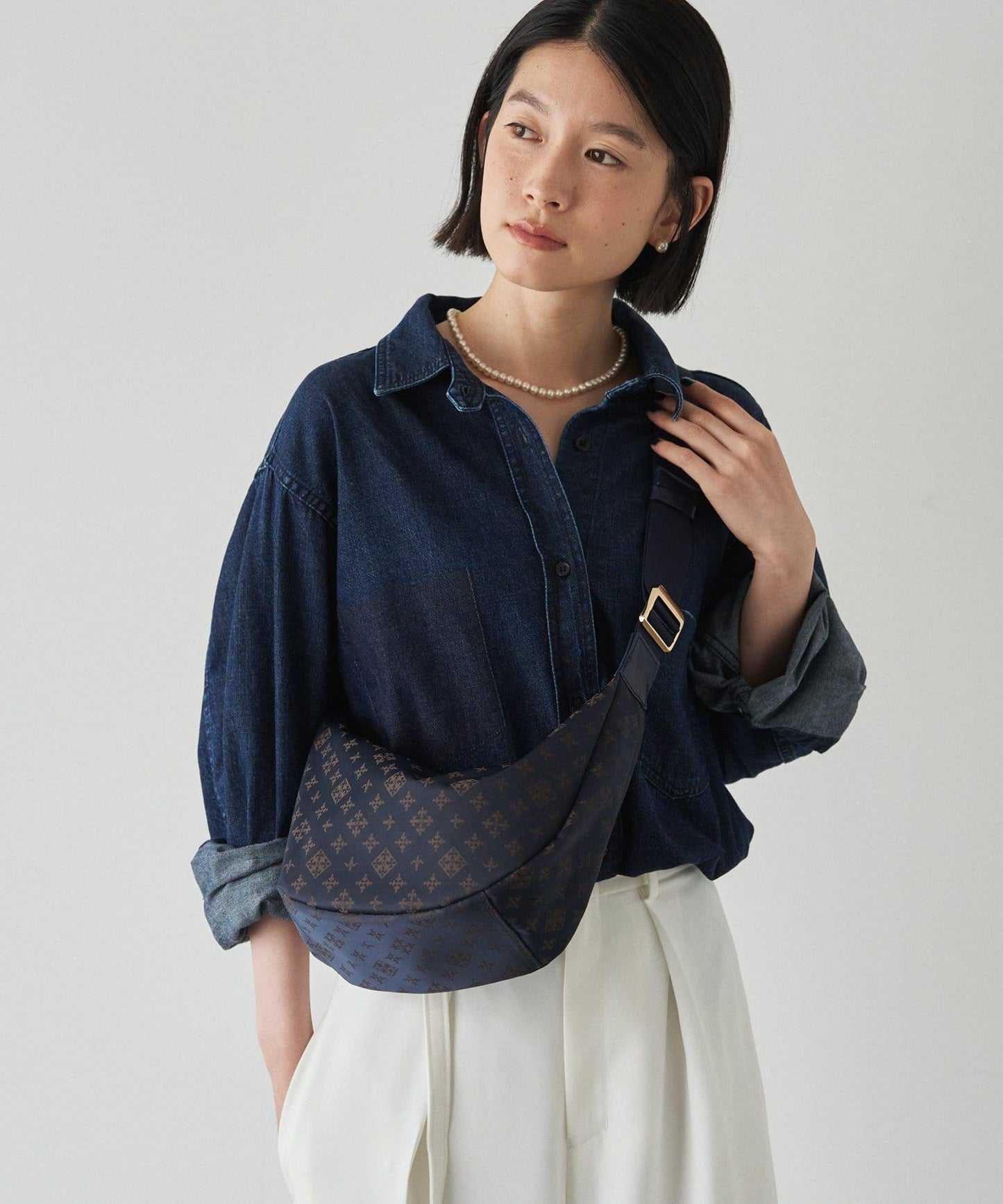 《人氣單品新增緊湊尺寸!》尼龍圓形肩揹包