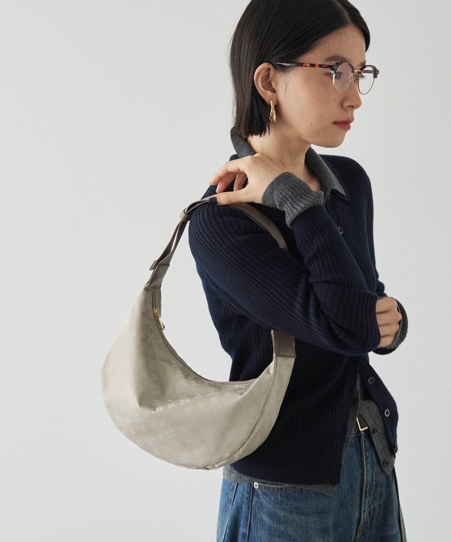 《人氣單品新增緊湊尺寸!》尼龍圓形肩揹包