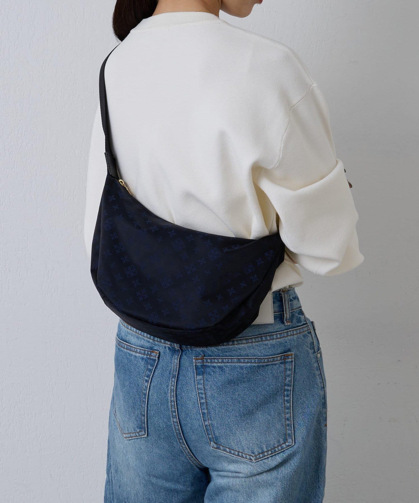 《人氣單品新增緊湊尺寸!》尼龍圓形肩揹包