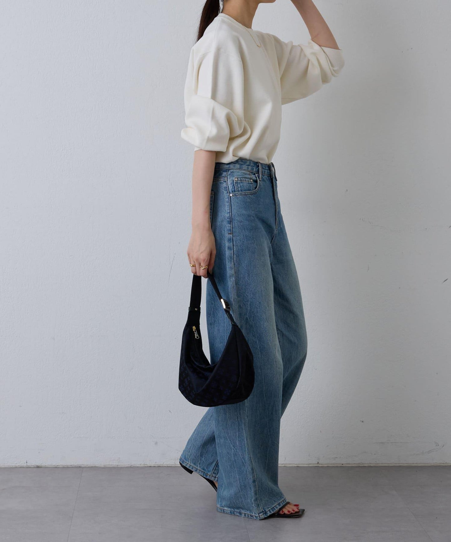 《人氣單品新增緊湊尺寸!》尼龍圓形肩揹包