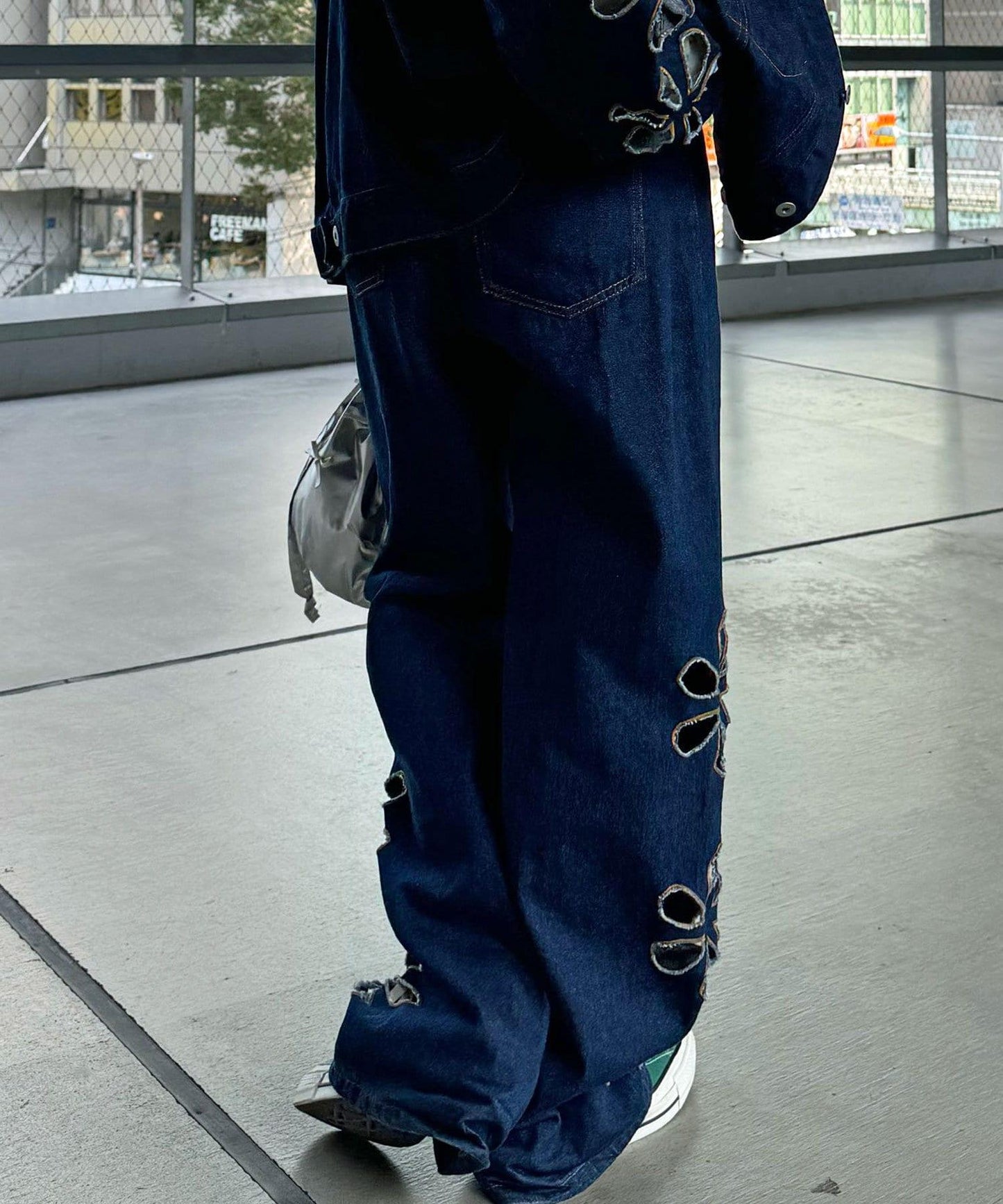 【2024AW】【HELLO.SANFRANCISCO/你好,舊金山】花朵剪裁牛仔褲