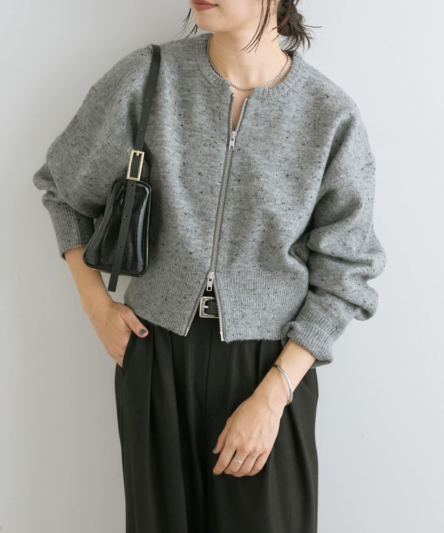 【可當開衫穿的】短款拉鍊針織衫