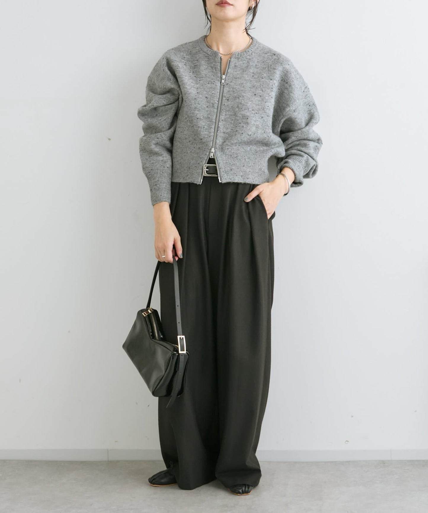 【可當開衫穿的】短款拉鍊針織衫