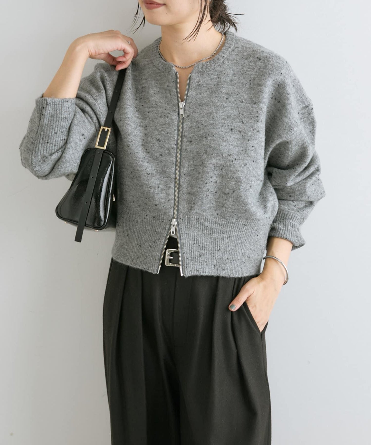 【可當開衫穿的】短款拉鍊針織衫