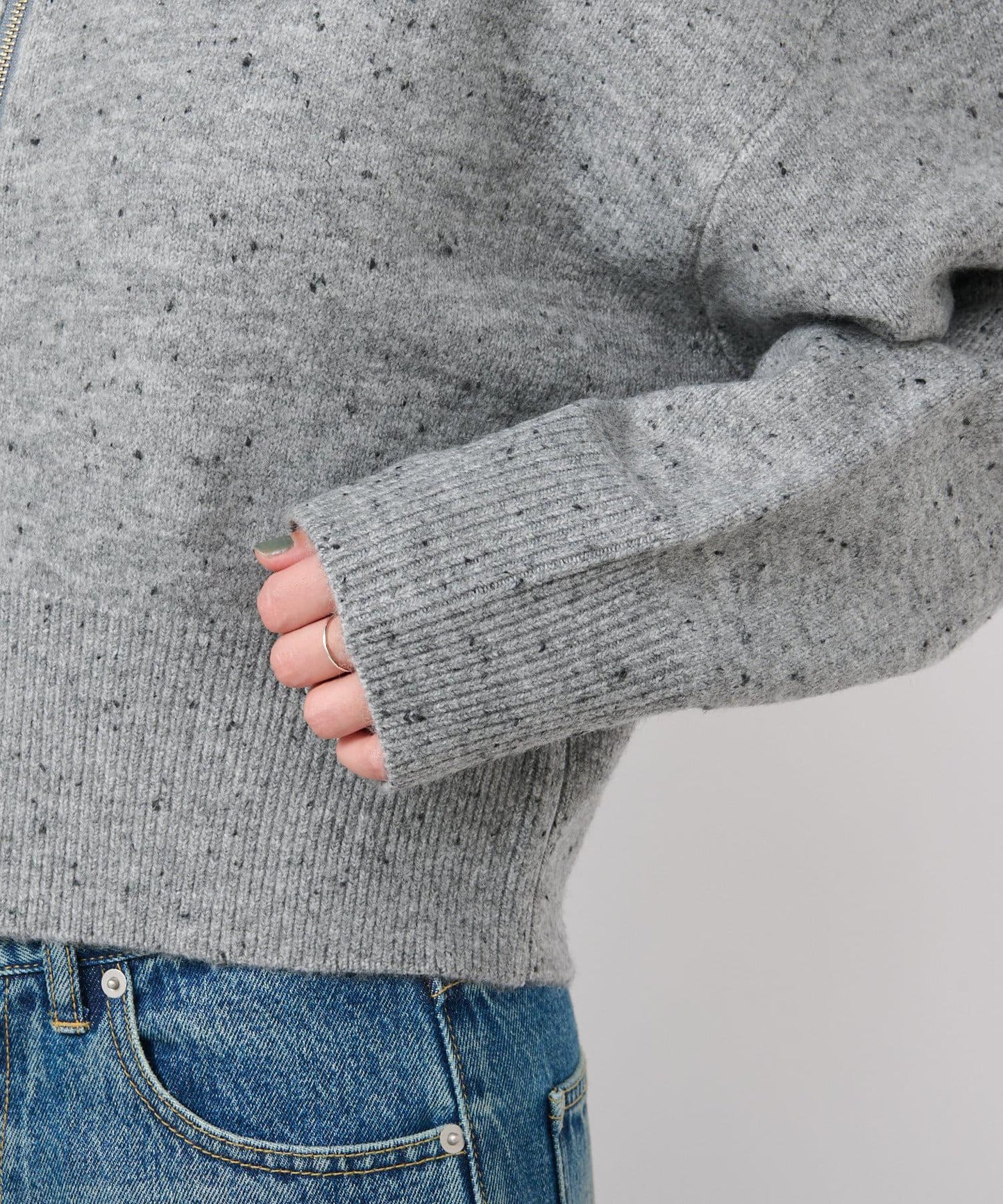 【可當開衫穿的】短款拉鍊針織衫