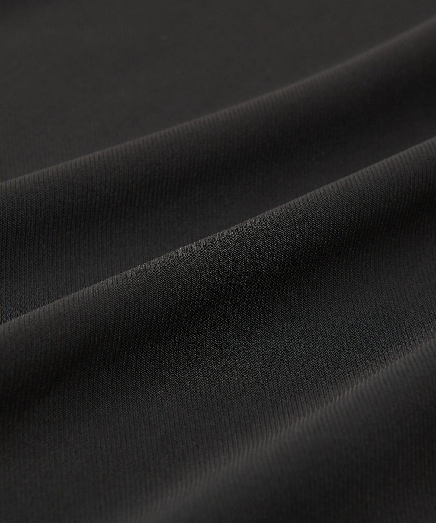 《長季節穿著》後扣T恤襯衫