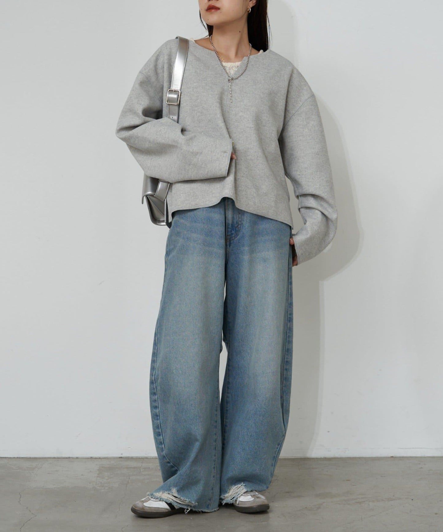 《套裝搭配》羊毛絨立領袖子褶皺上衣