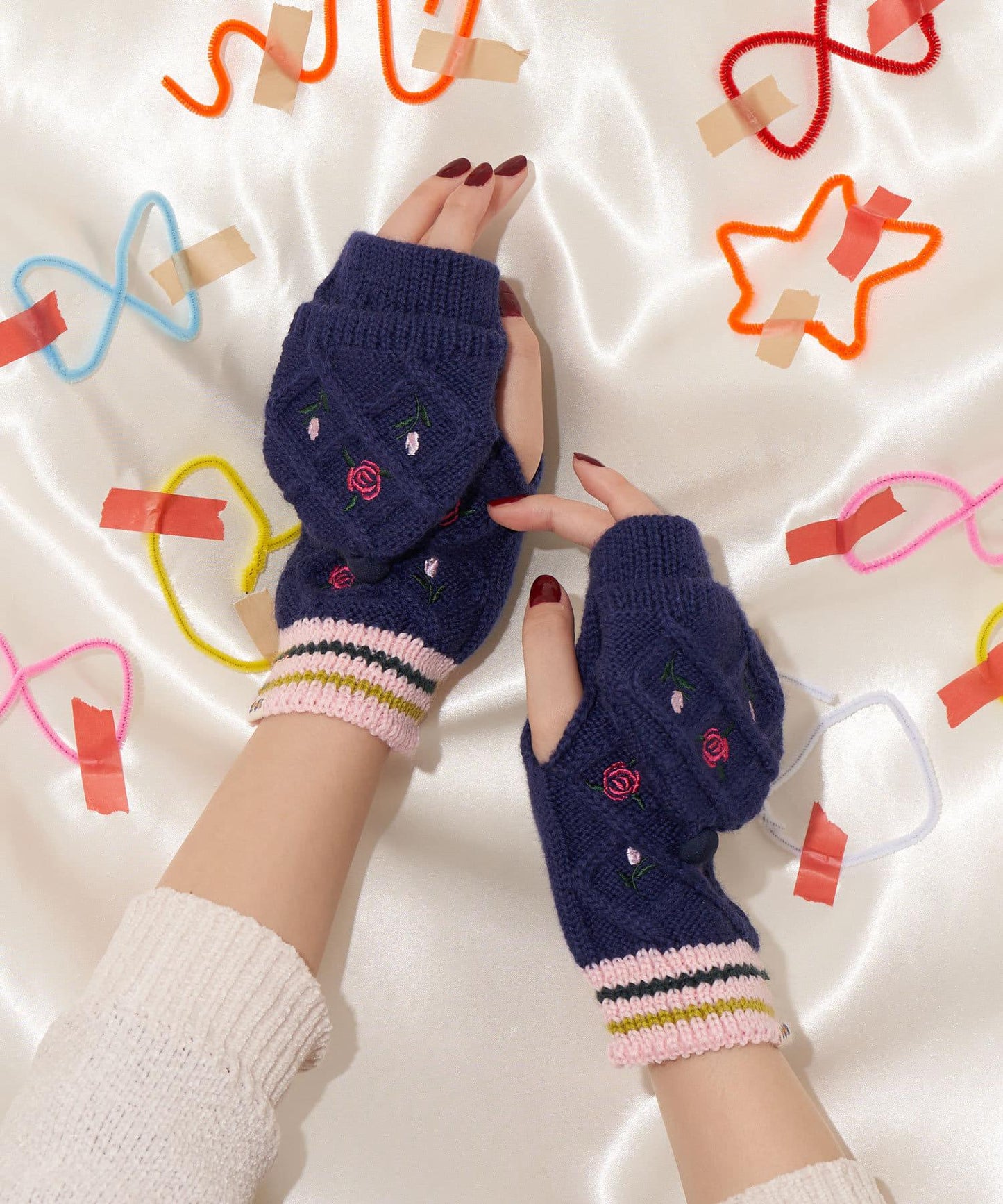 【Me+Me/我和我】花朵刺繡暖手套