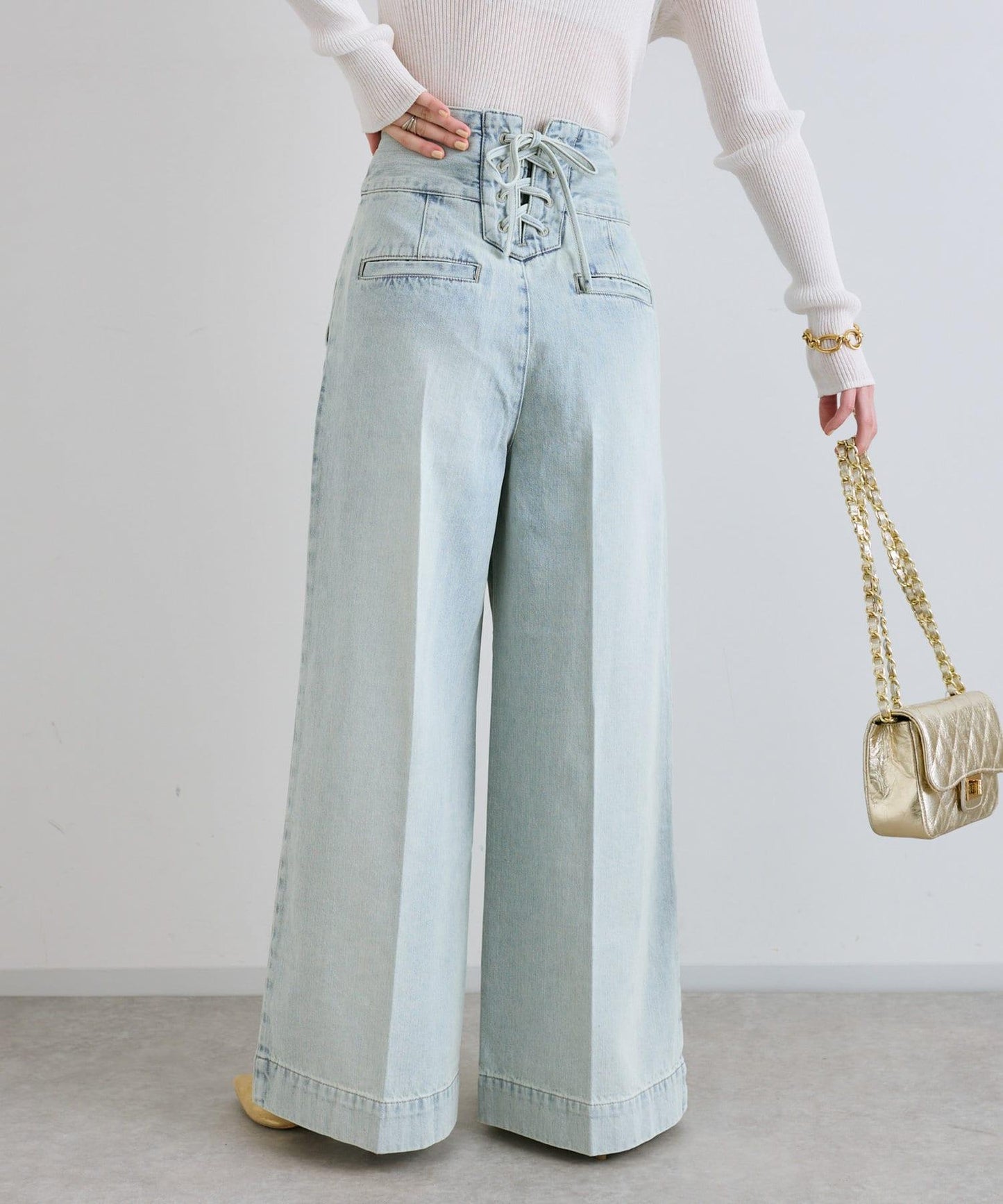 後背係扣裝寬鬆牛仔褲