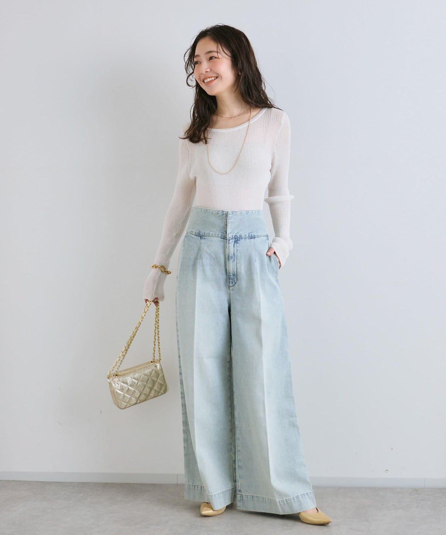 後背係扣裝寬鬆牛仔褲