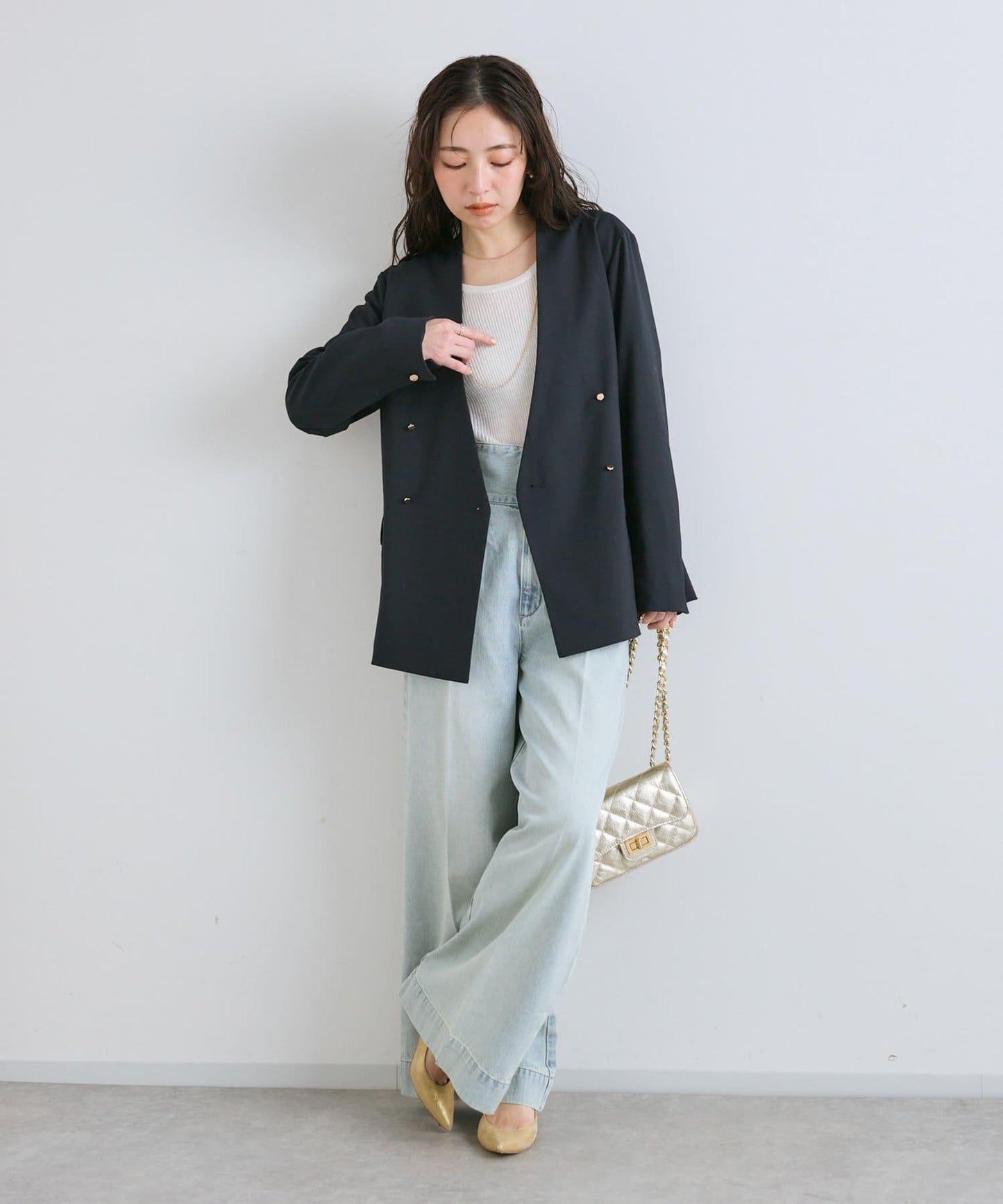 後背係扣裝寬鬆牛仔褲