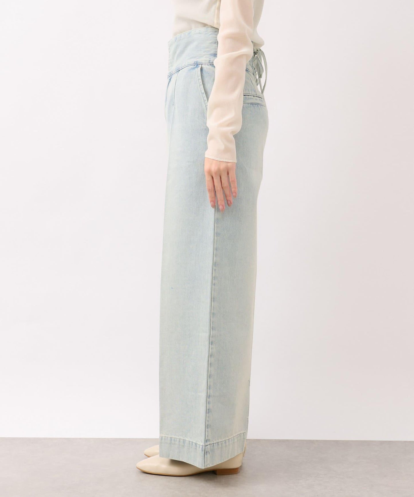 後背係扣裝寬鬆牛仔褲