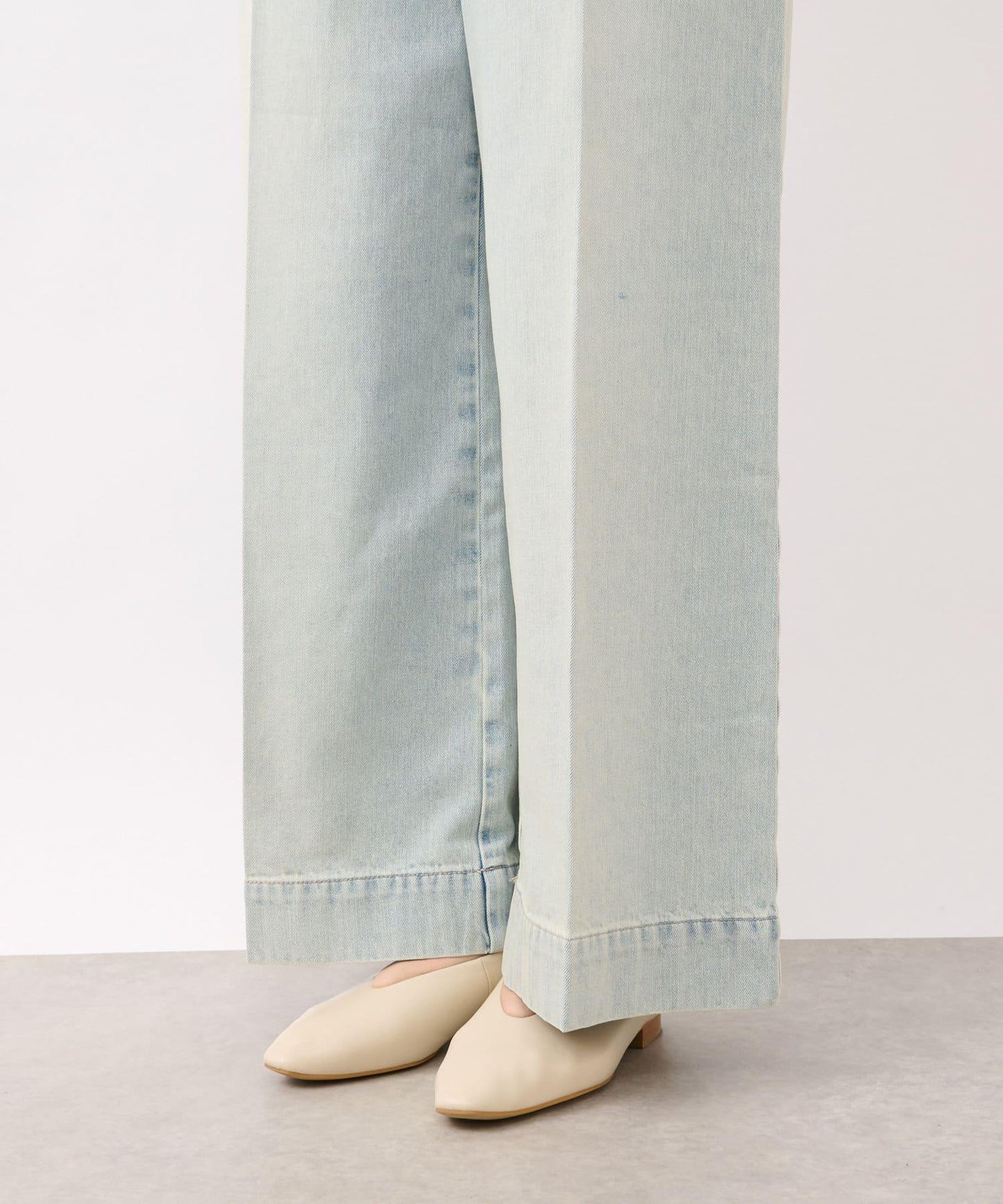 後背係扣裝寬鬆牛仔褲