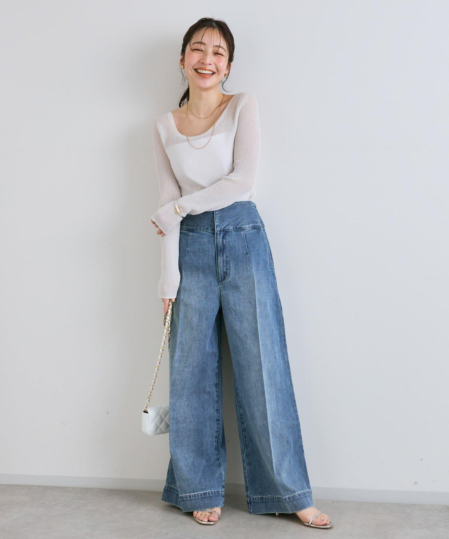 後背係扣裝寬鬆牛仔褲