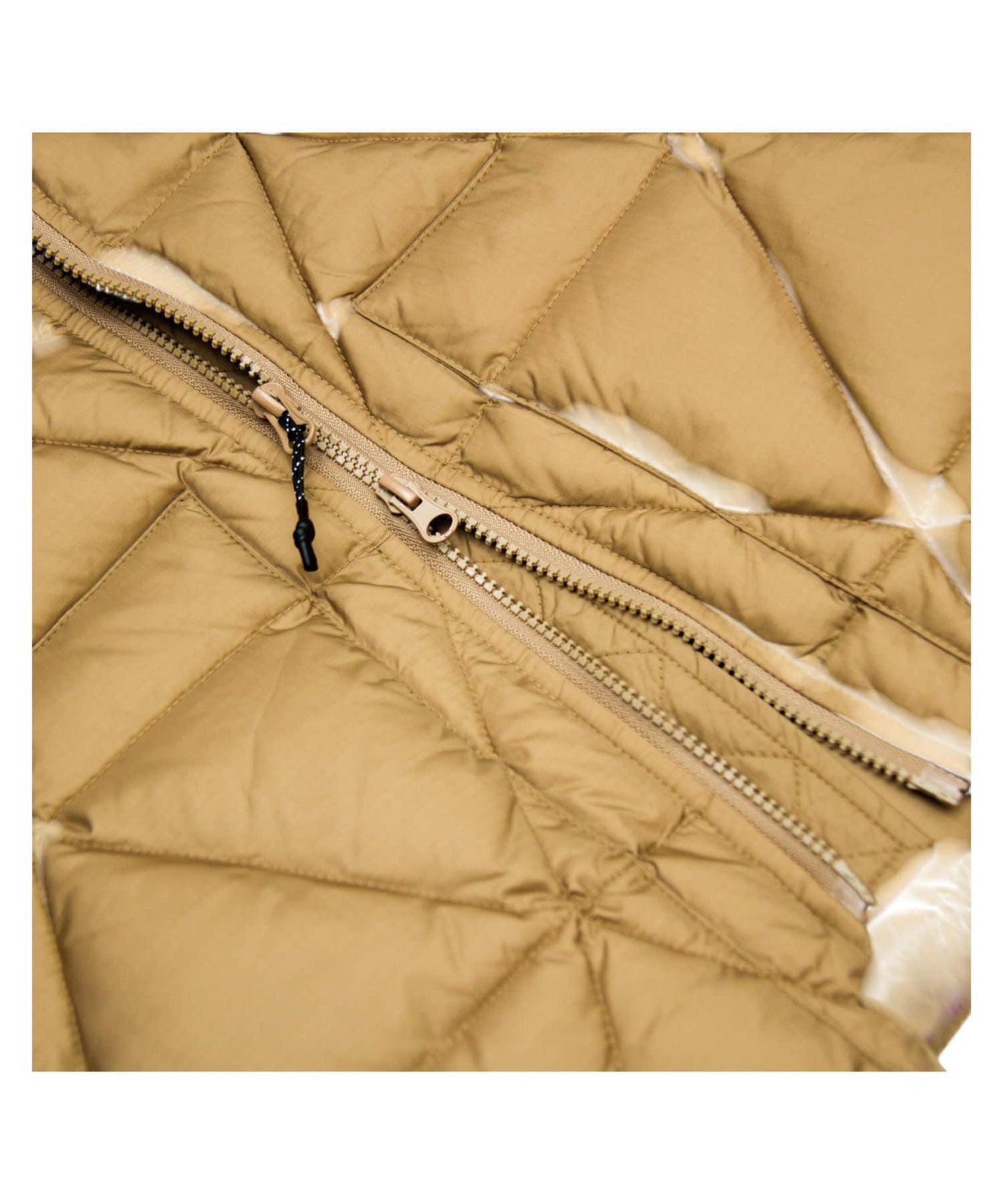 【解綁】三角形羽絨背心