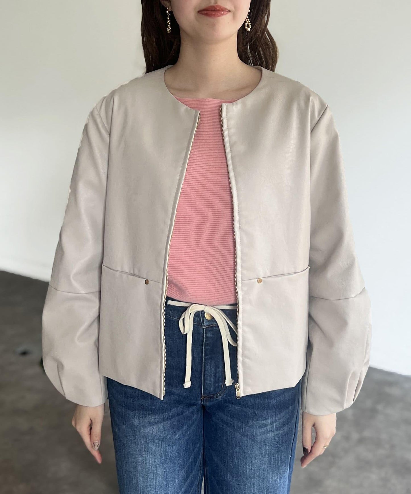 袖部蓬鬆合成皮夾克