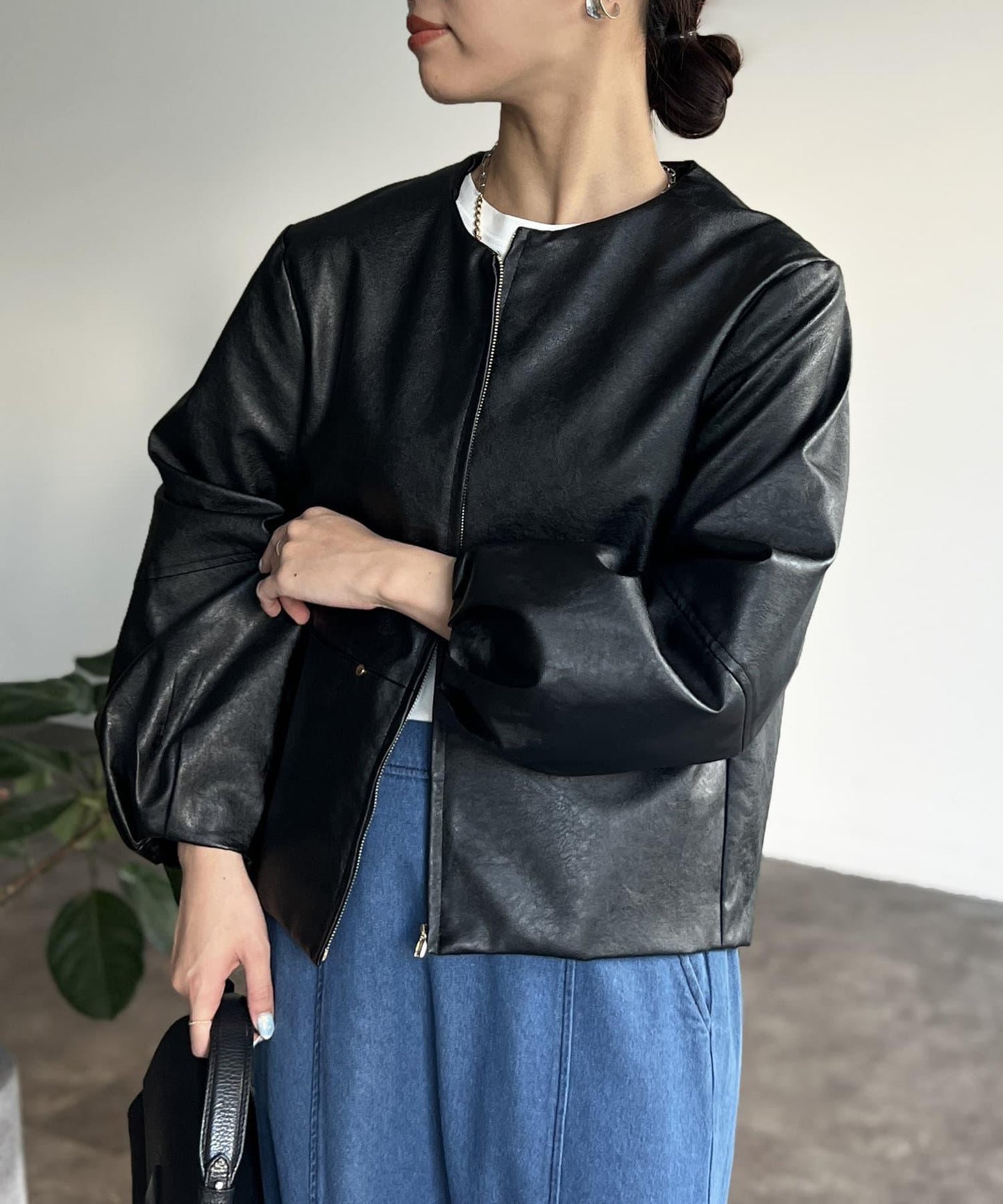 袖部蓬鬆合成皮夾克