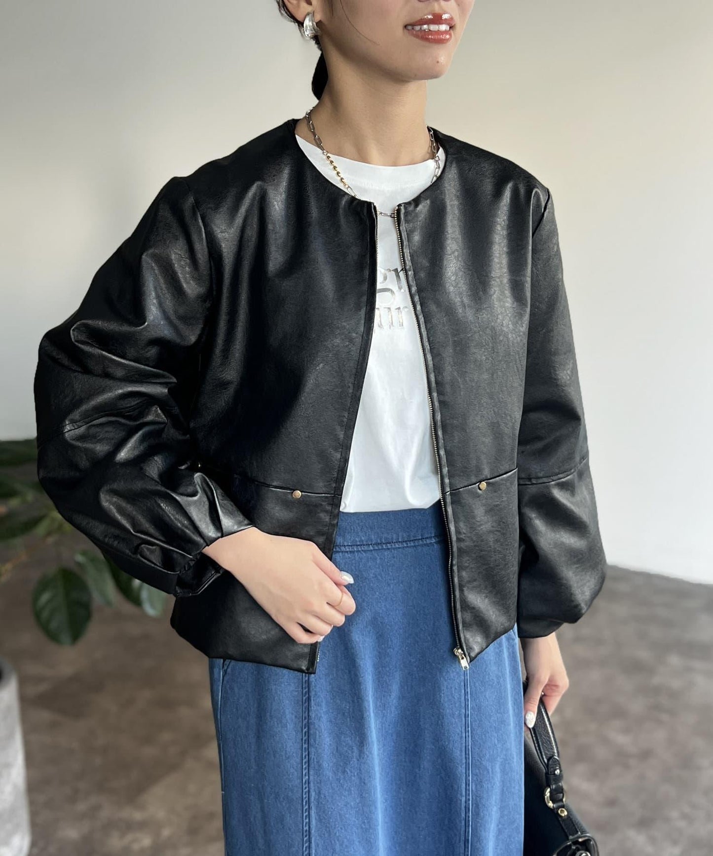 袖部蓬鬆合成皮夾克