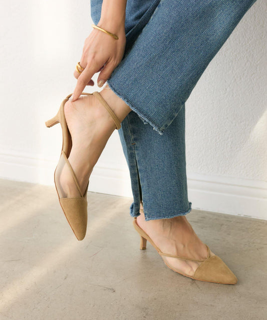 【適合場合穿著】透明尖頭高跟鞋