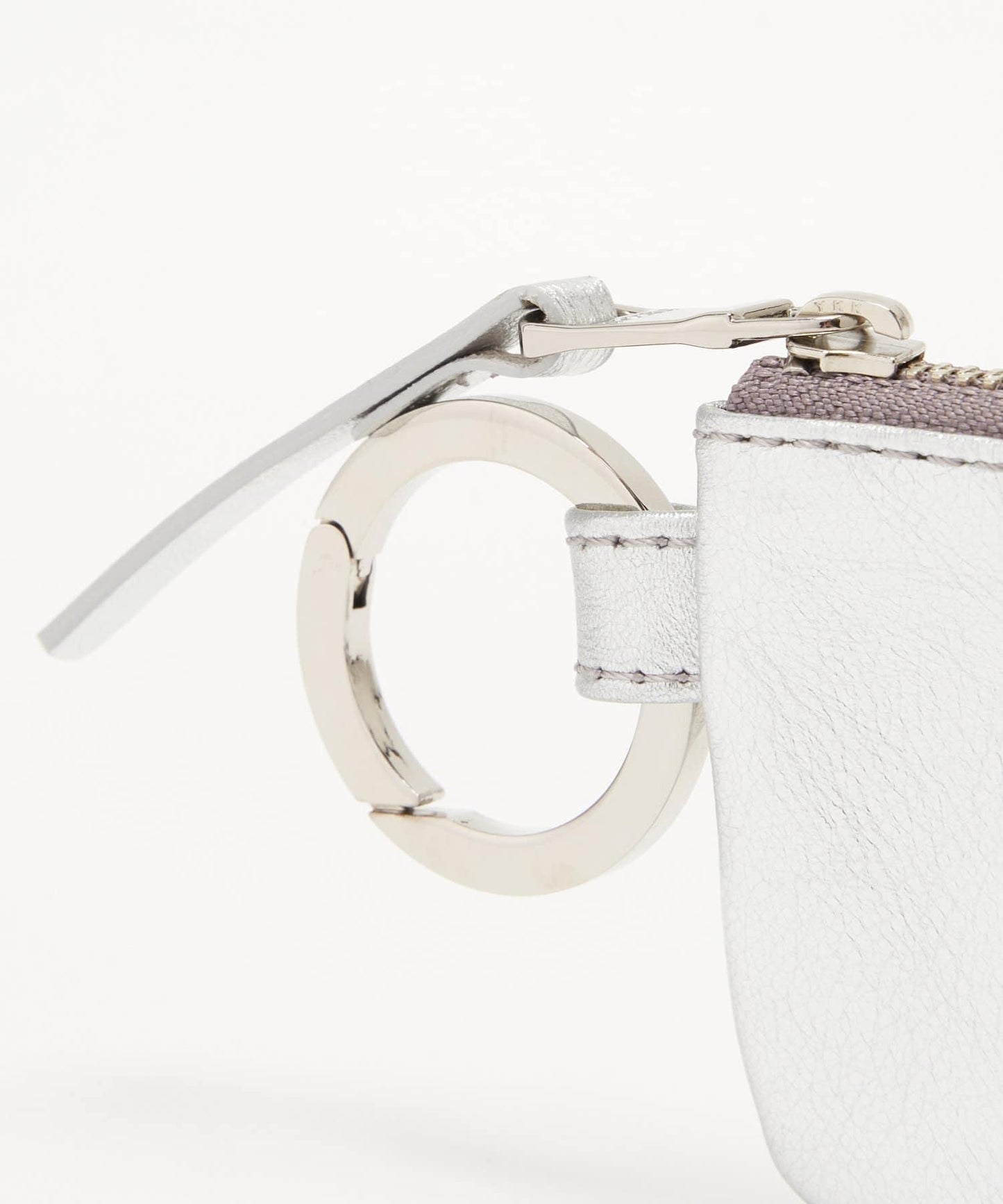 【可放卡片】帶卡拉賓的軟皮多功能盒