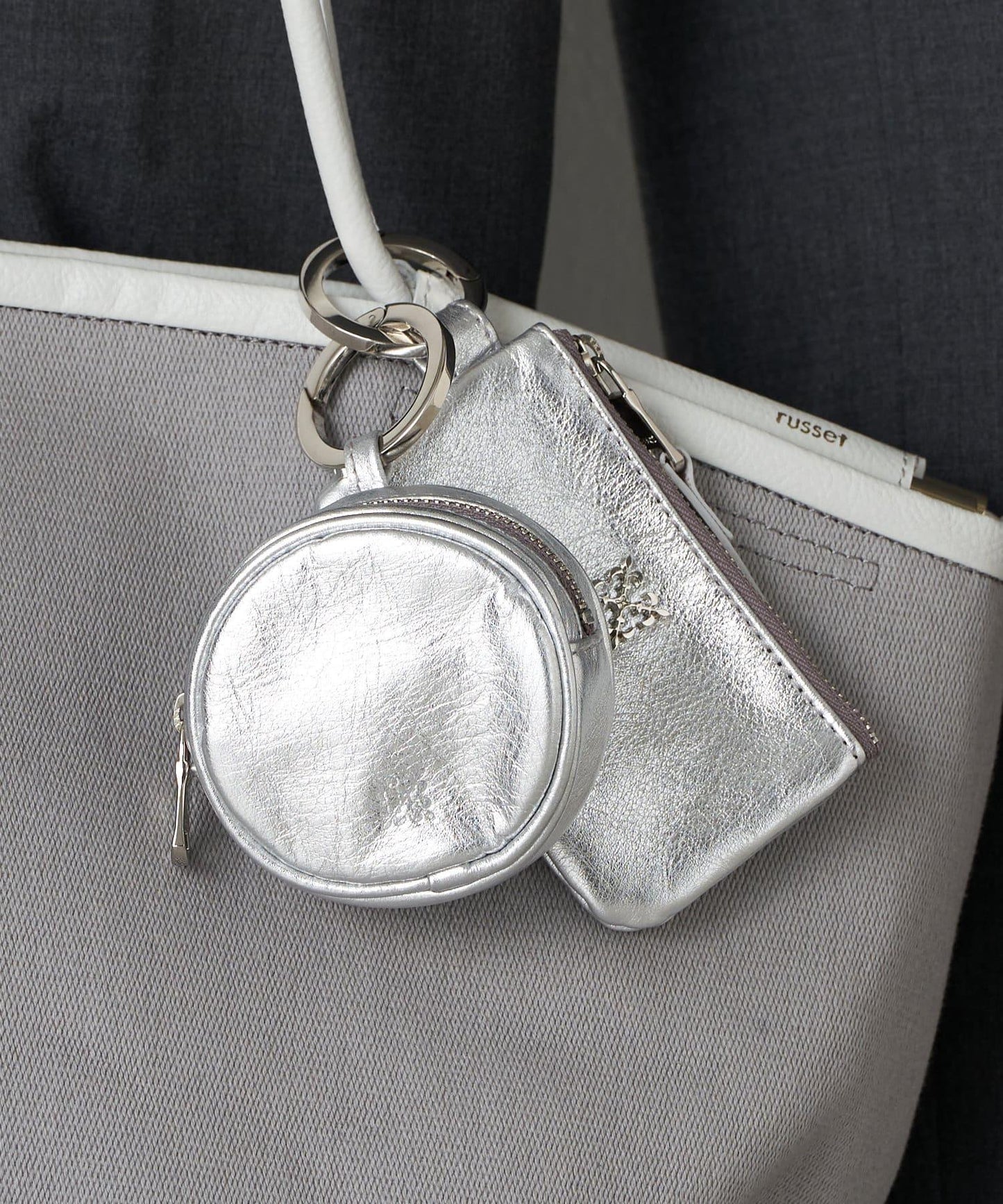 【可放卡片】帶卡拉賓的軟皮多功能盒