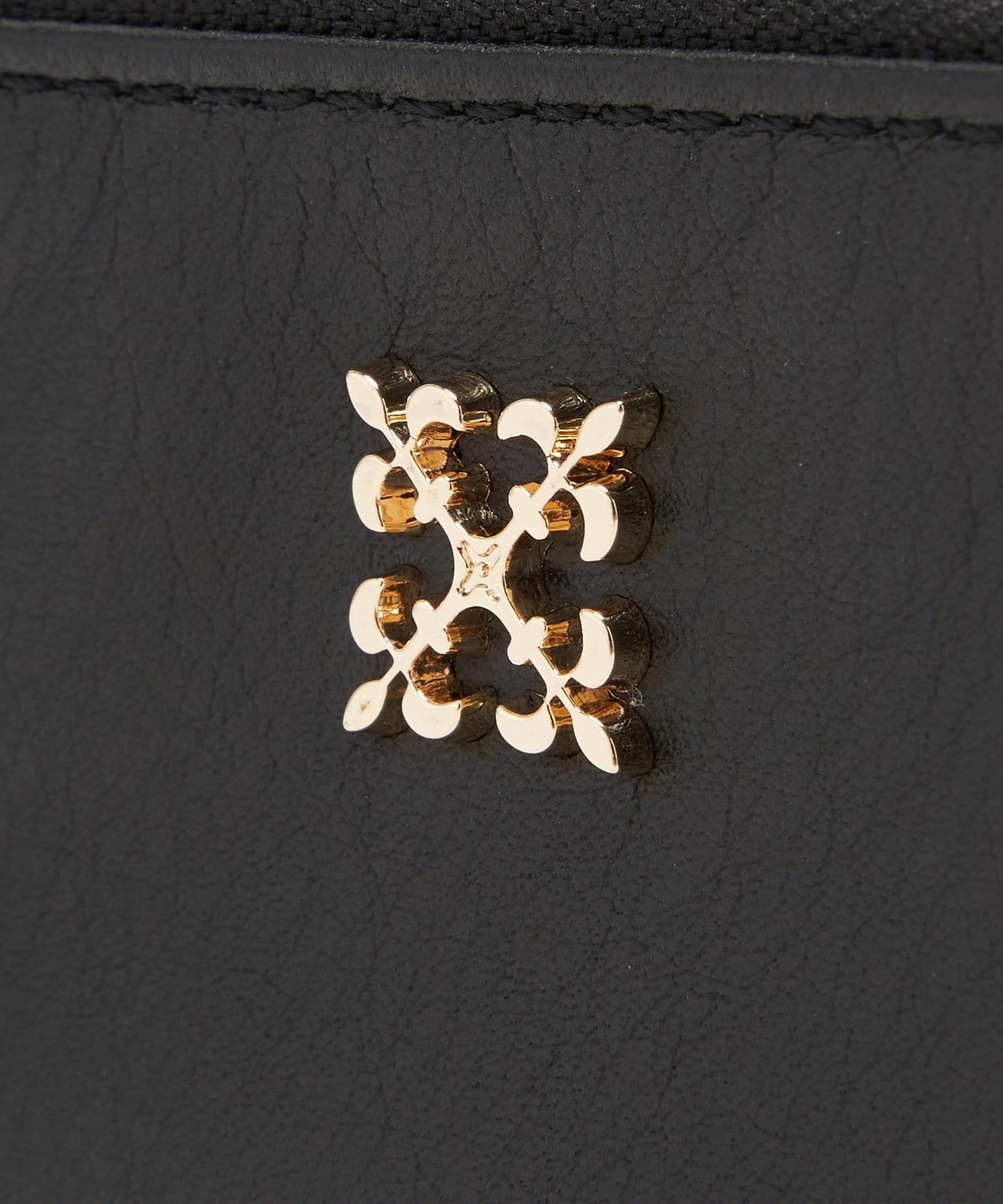 【可放卡片】帶卡拉賓的軟皮多功能盒