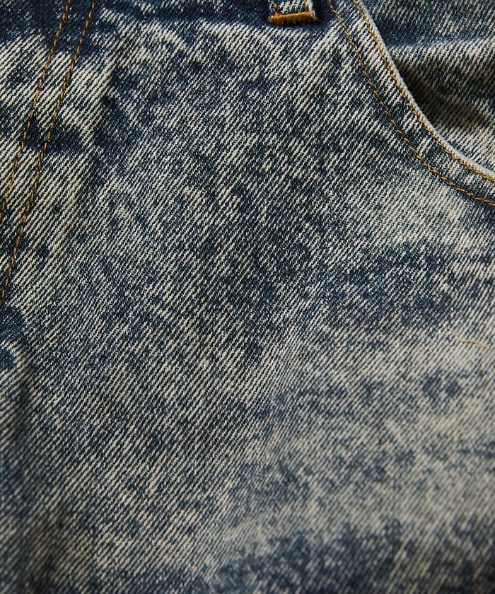 喇叭褲剪裁 漂白處理 牛仔褲