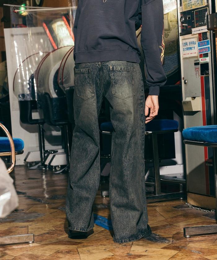 喇叭褲剪裁 漂白處理 牛仔褲