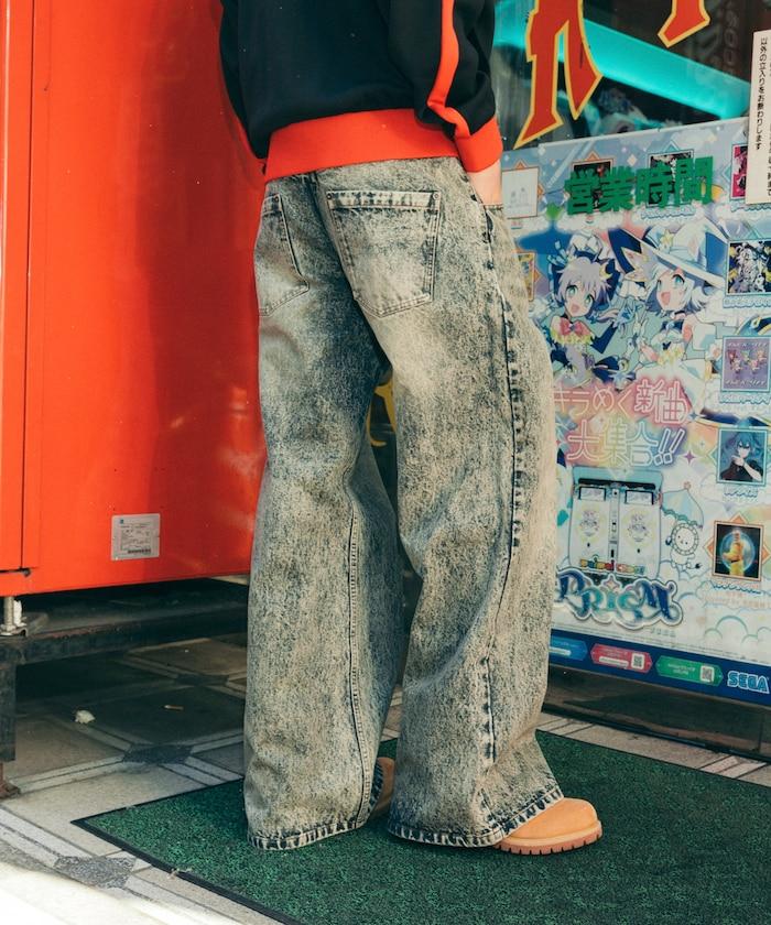 喇叭褲剪裁 漂白處理 牛仔褲