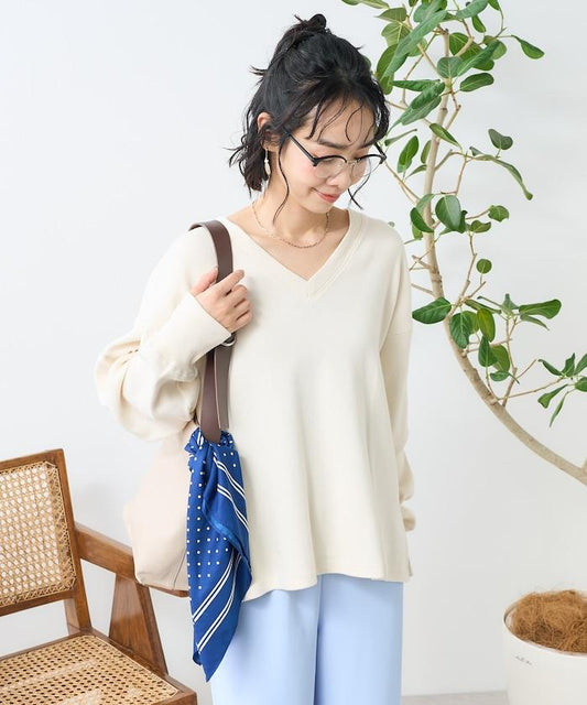 軍綠色V領短袖T恤