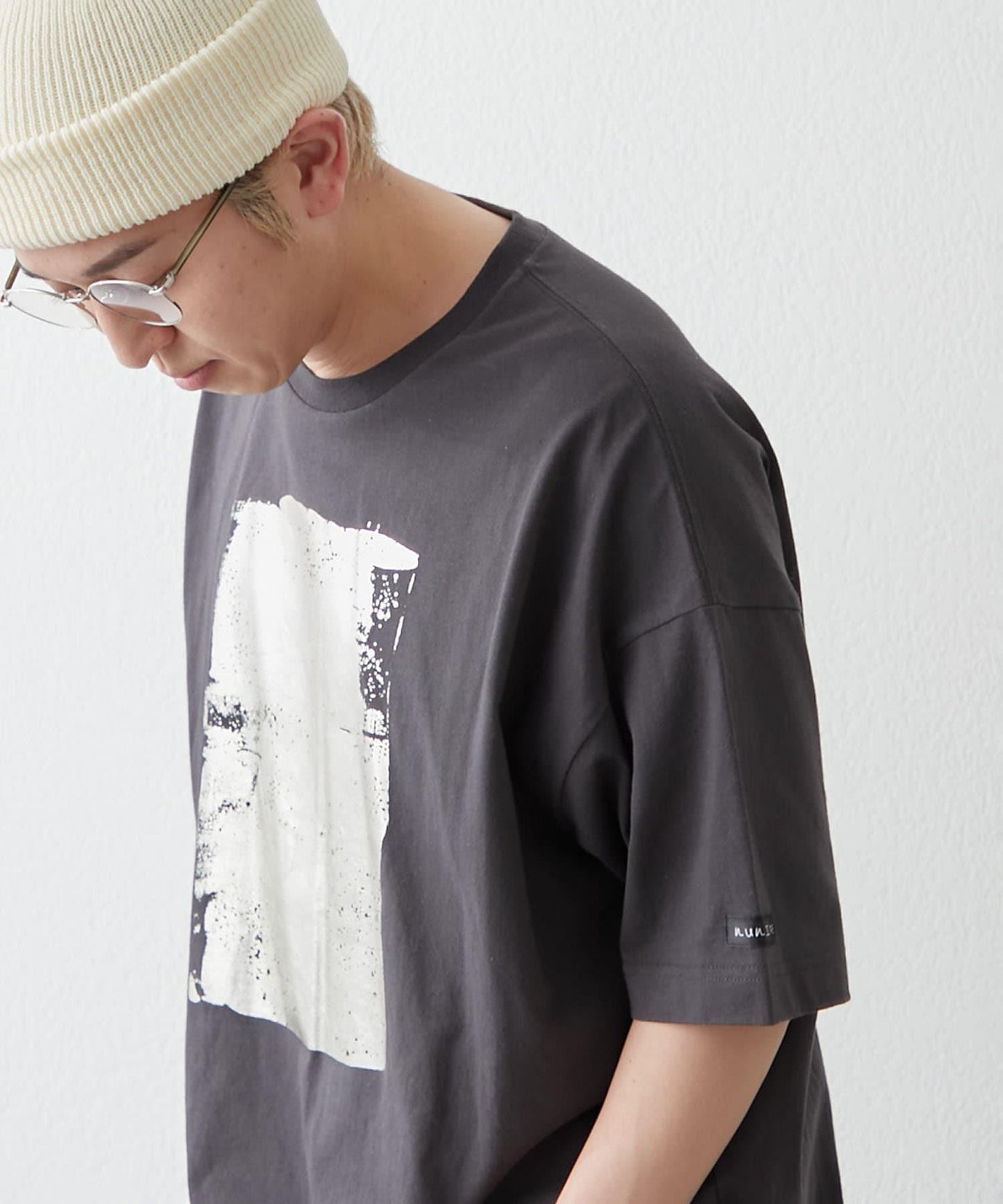 【NUNIFE/】箔印花大T-shirt