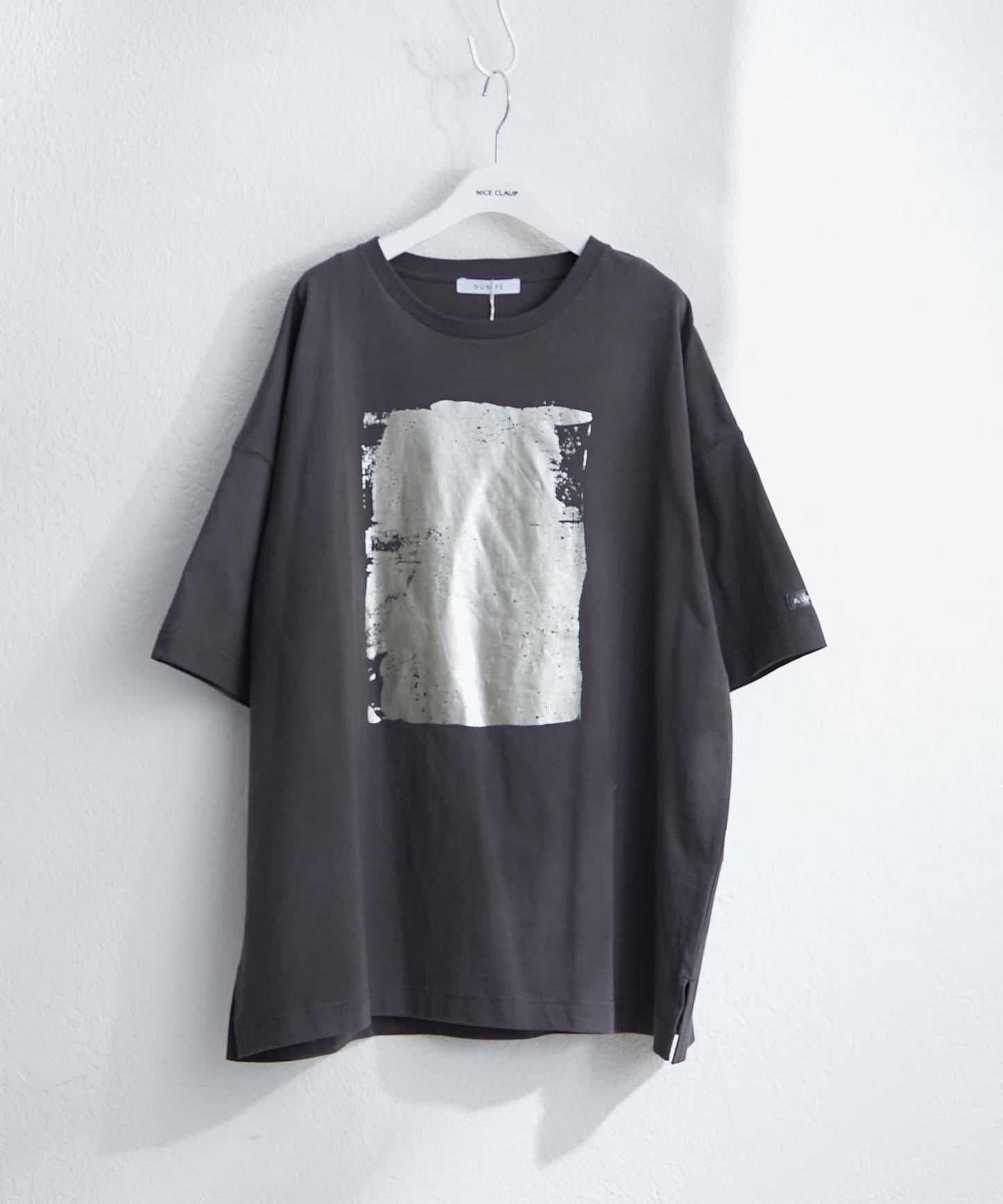 【NUNIFE/】箔印花大T-shirt