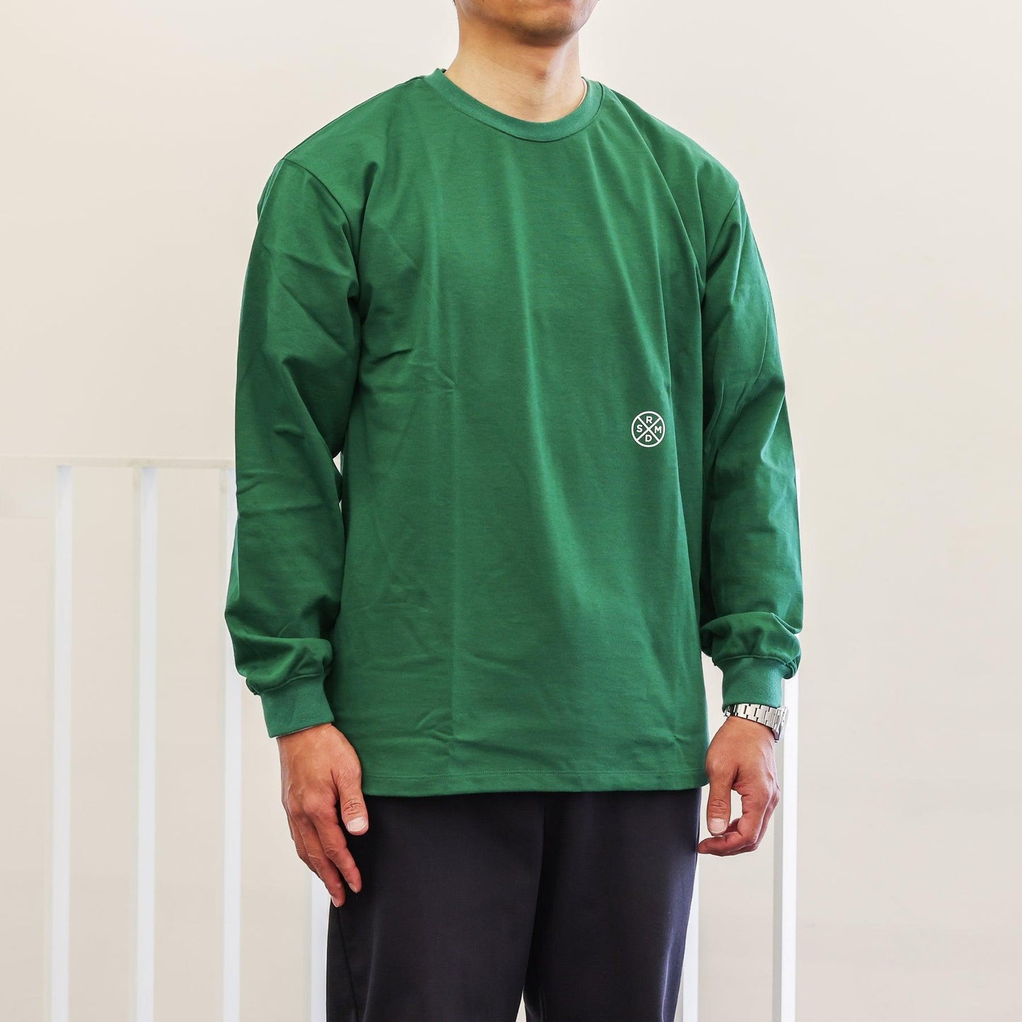 服裝輪標圓領長袖T恤