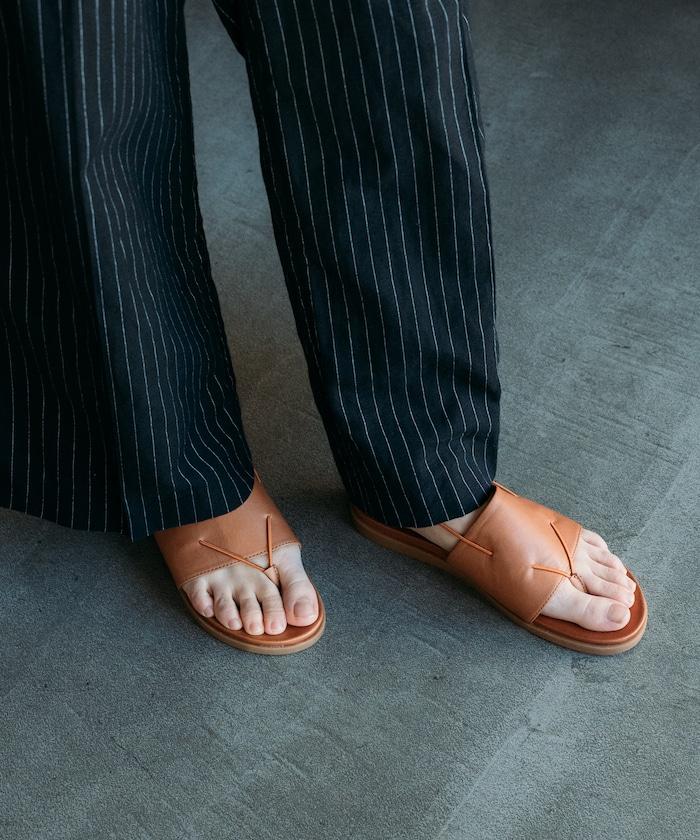 皮革覆蓋拖鞋
