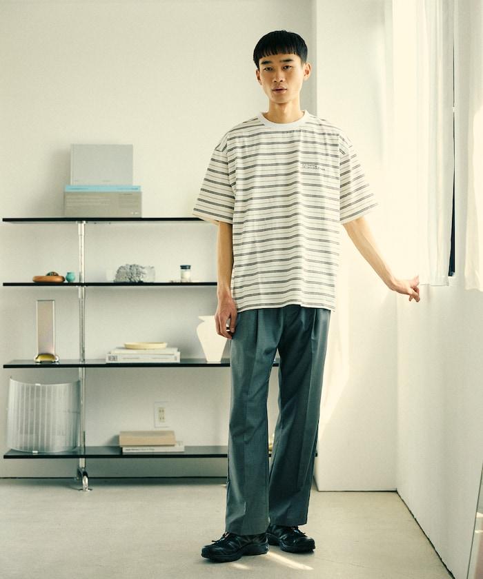 BASIC標誌刺繡T恤條紋/一點刺繡條紋T恤/短袖