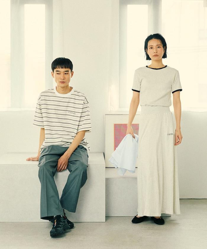 BASIC標誌刺繡T恤條紋/一點刺繡條紋T恤/短袖