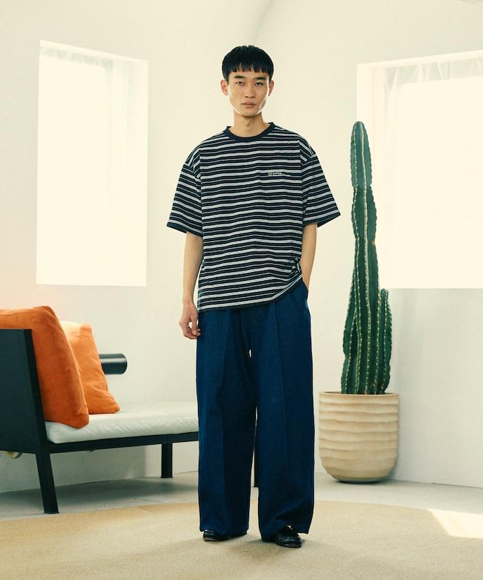 BASIC標誌刺繡T恤條紋/一點刺繡條紋T恤/短袖