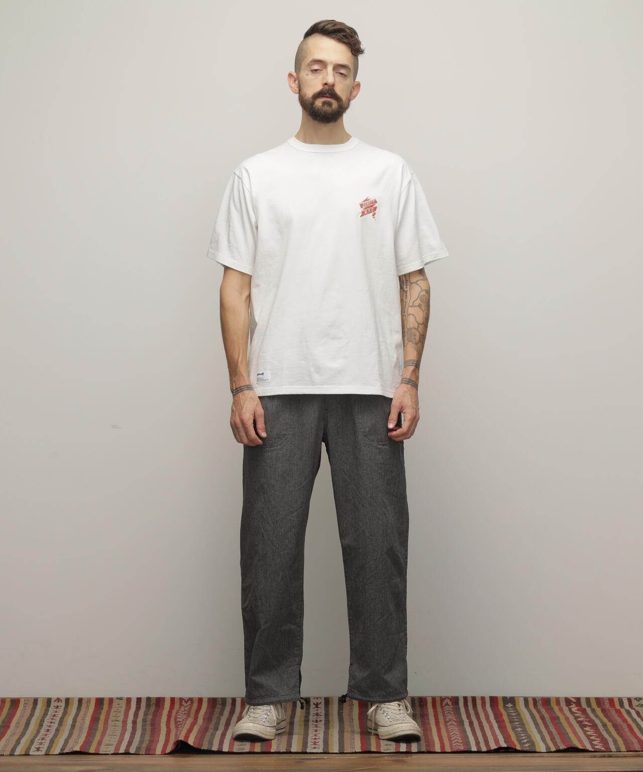 T恤 "鷹和絲帶刺繡"