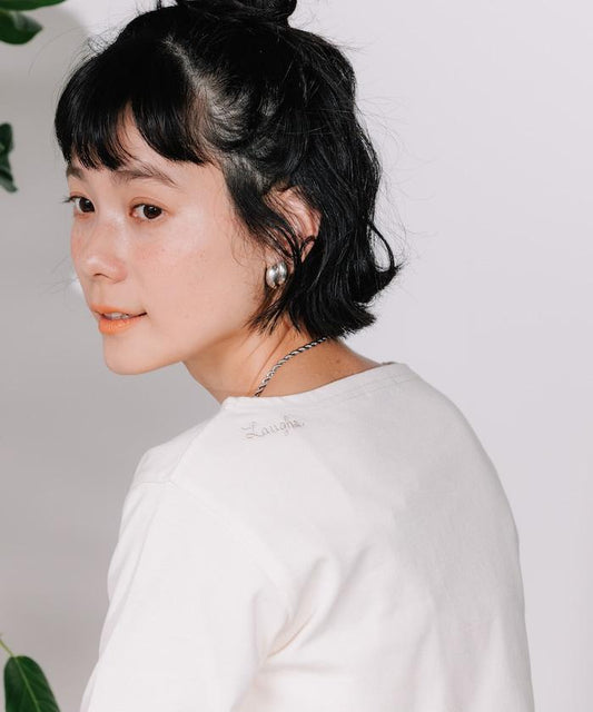 一點刺繡 短袖緊身巴士克襯衫