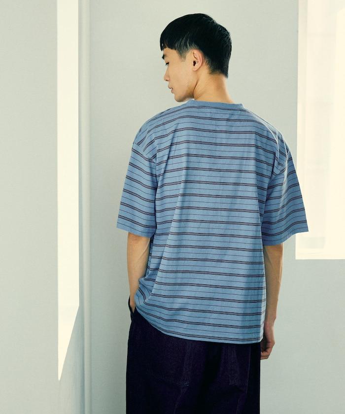 BASIC標誌刺繡T恤條紋/一點刺繡條紋T恤/短袖