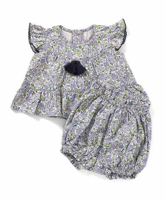 每日嬰兒連衣裙和布魯馬套裝