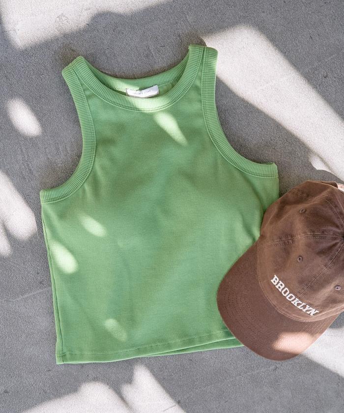 帶杯的無袖棉質肋條背心