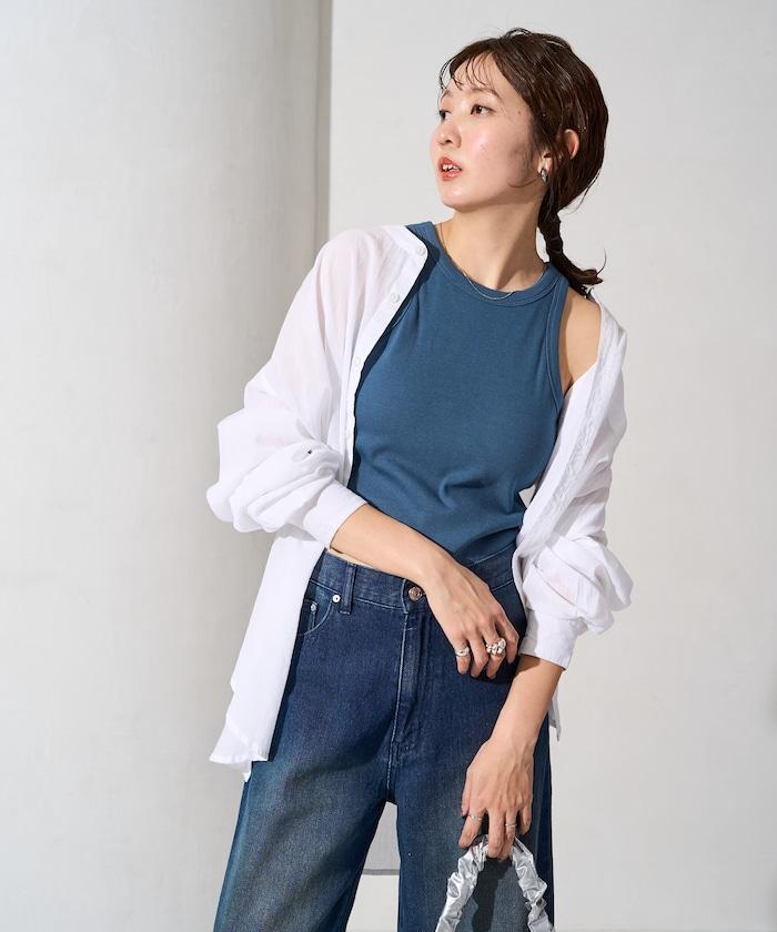 帶杯的無袖棉質肋條背心