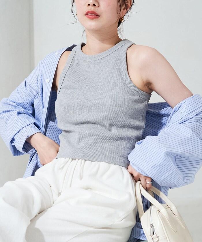 帶杯的無袖棉質肋條背心