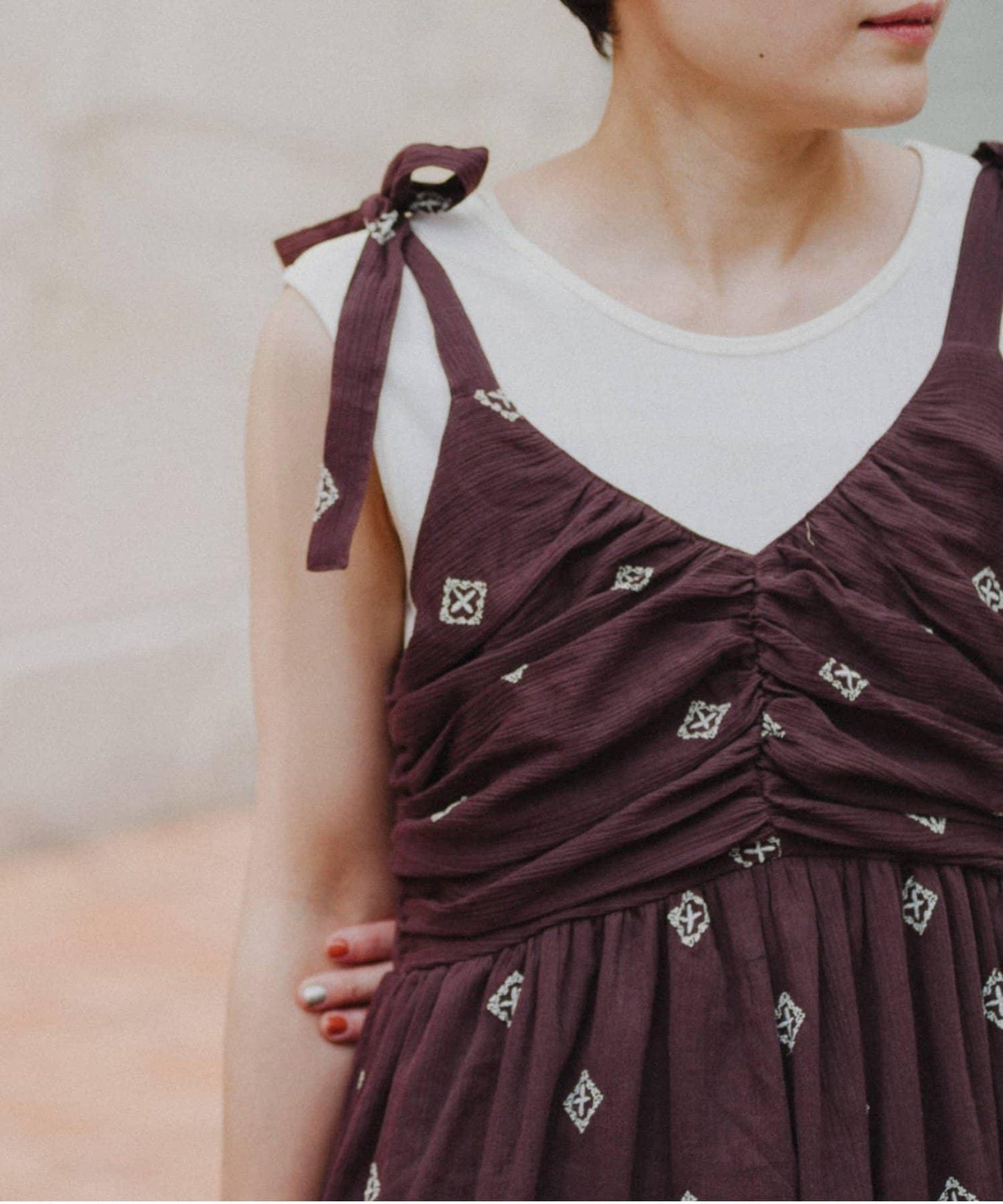【aguni】刺繡層疊吊帶連衣裙
