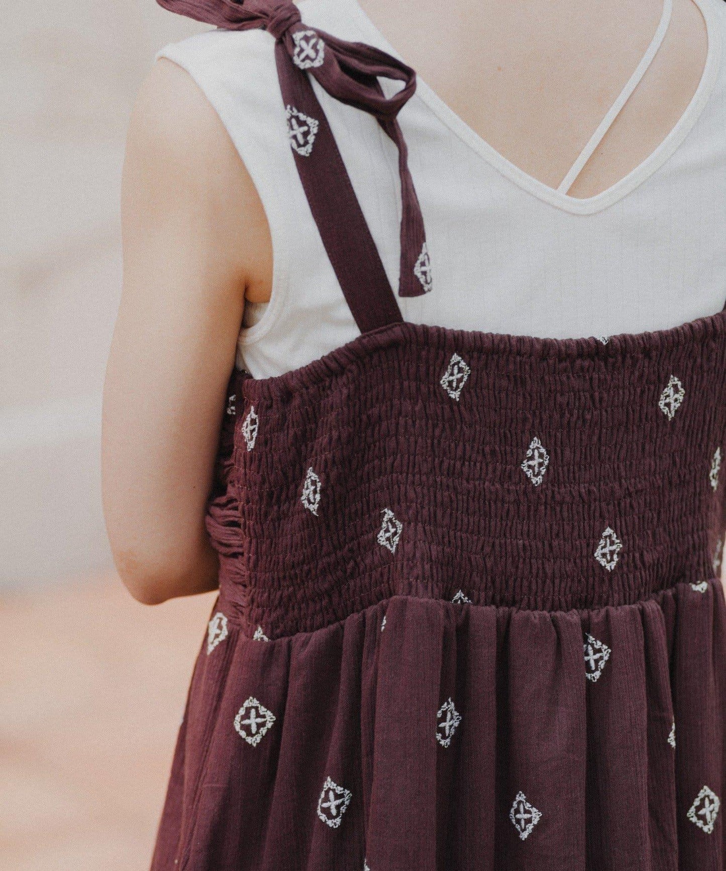 【aguni】刺繡層疊吊帶連衣裙