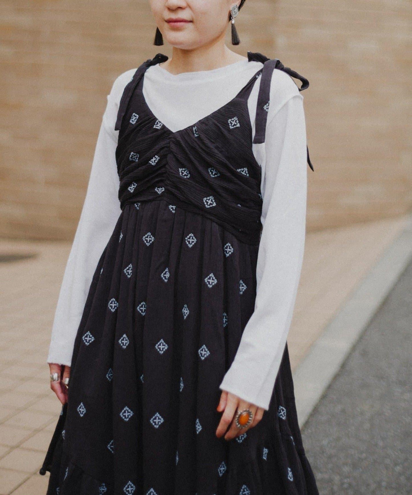 【aguni】刺繡層疊吊帶連衣裙