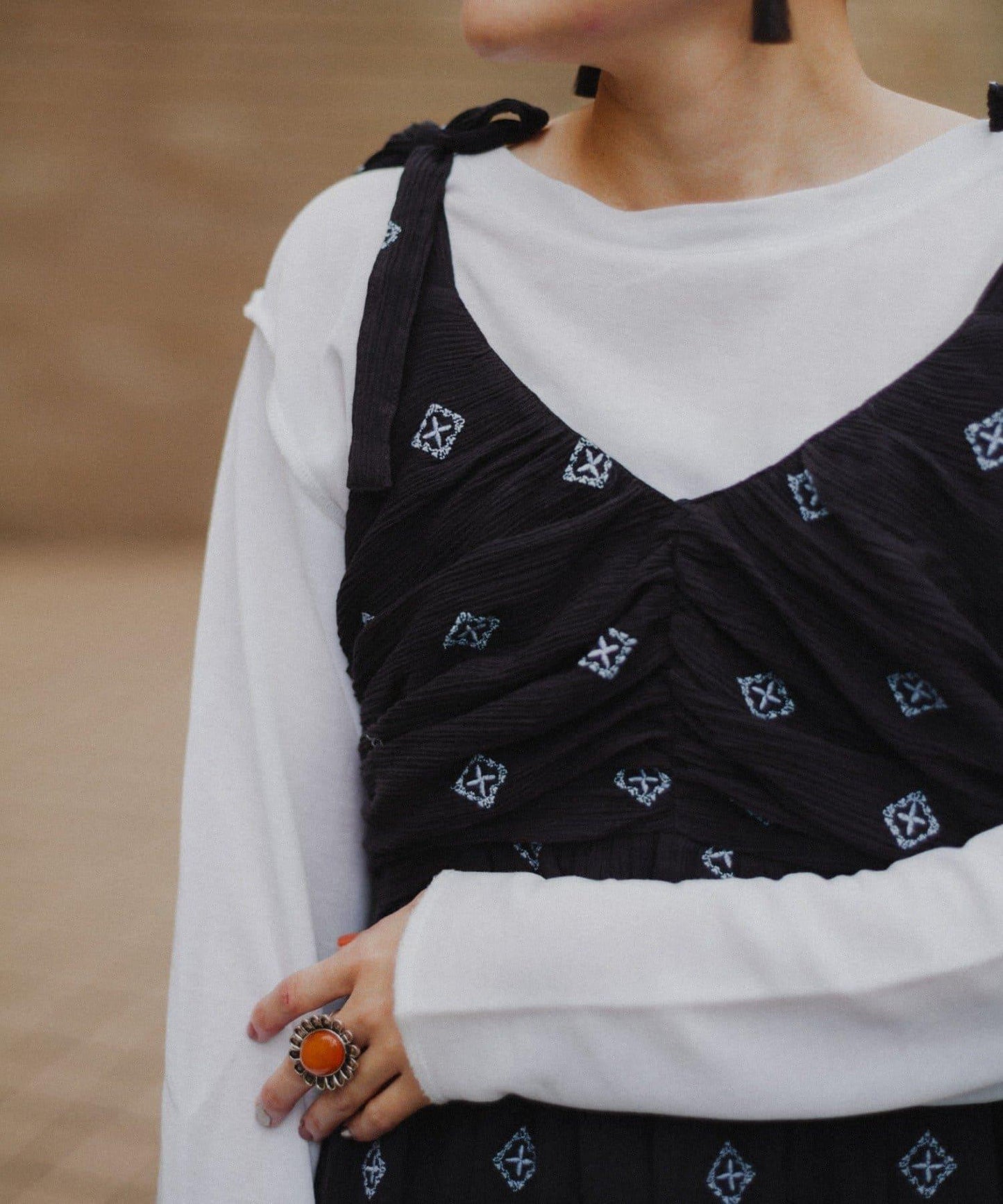 【aguni】刺繡層疊吊帶連衣裙