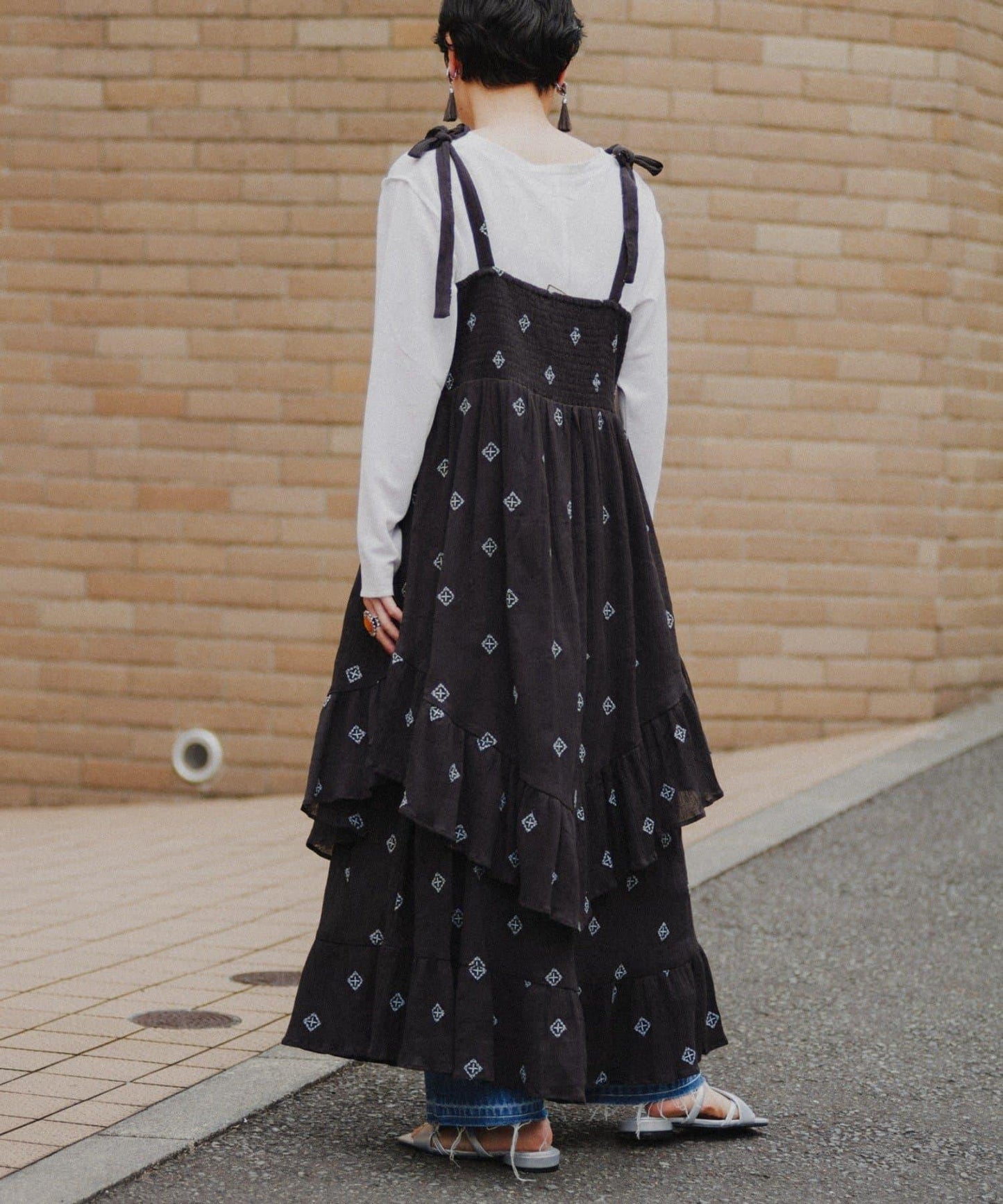 【aguni】刺繡層疊吊帶連衣裙